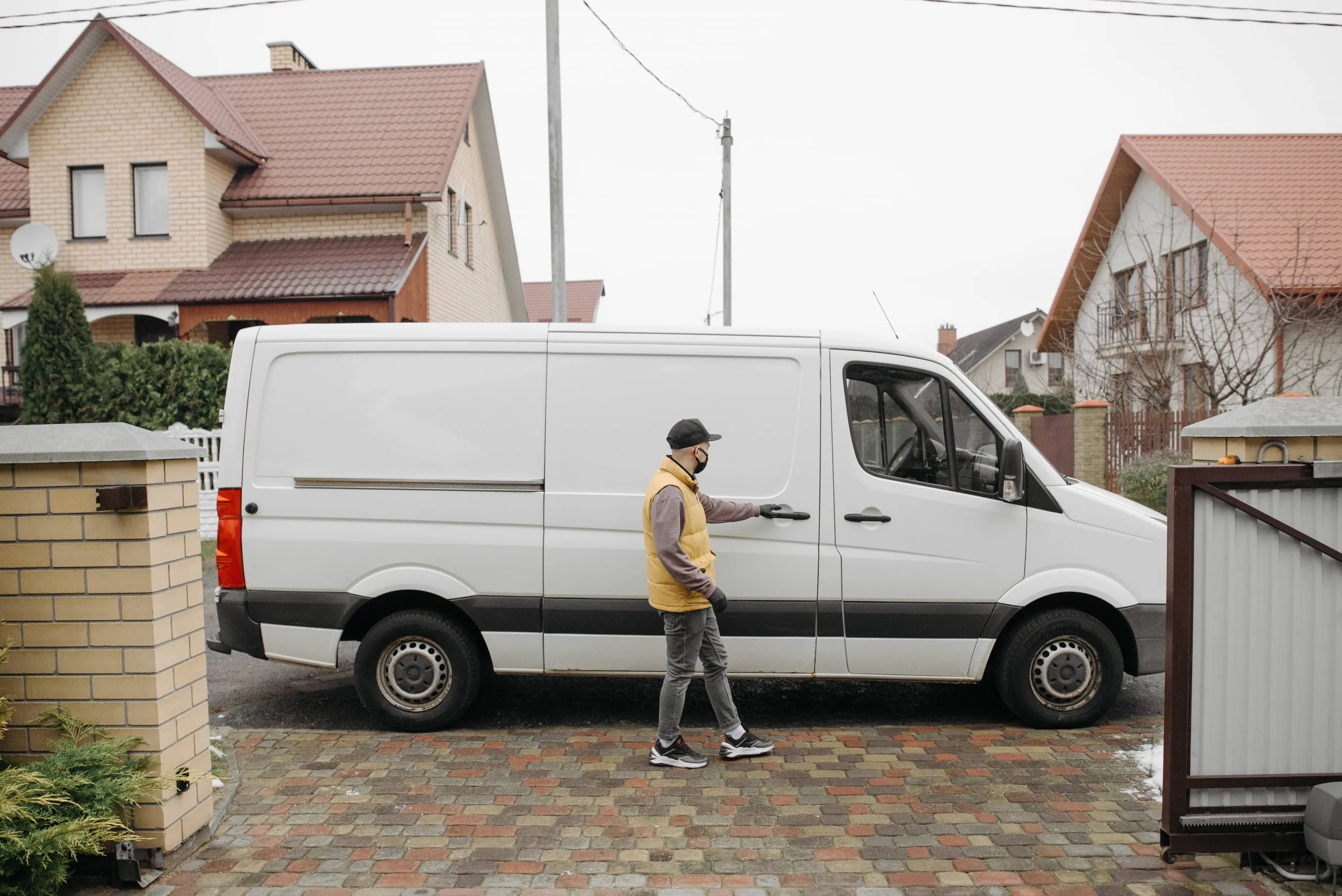 Hoe richt je je bedrijfsvoertuig in voor pakketbezorging?